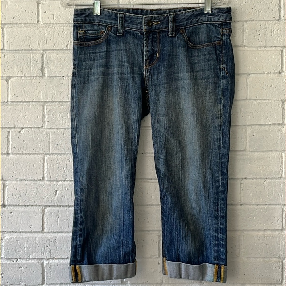 X2 Quality Denim Jeans Sz 6 Cuffed Cropped Capri Low Rise Distressed Medium Wash